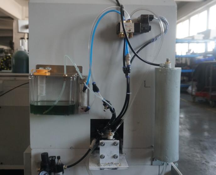 鋁材切割機(jī)微量潤(rùn)滑